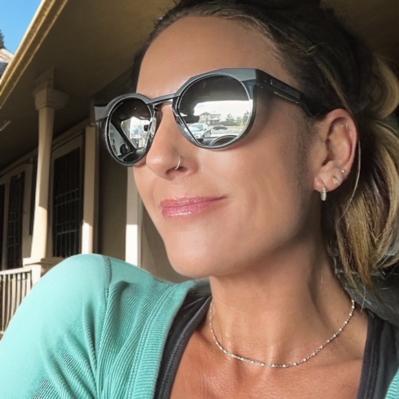 Meet your Posher, Valentina - Picture 3 of 5